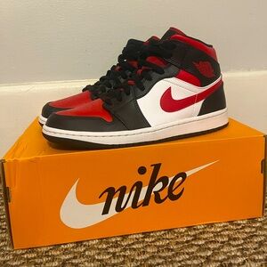 Nike Air Jordan 1 Mid “Bred Toe”